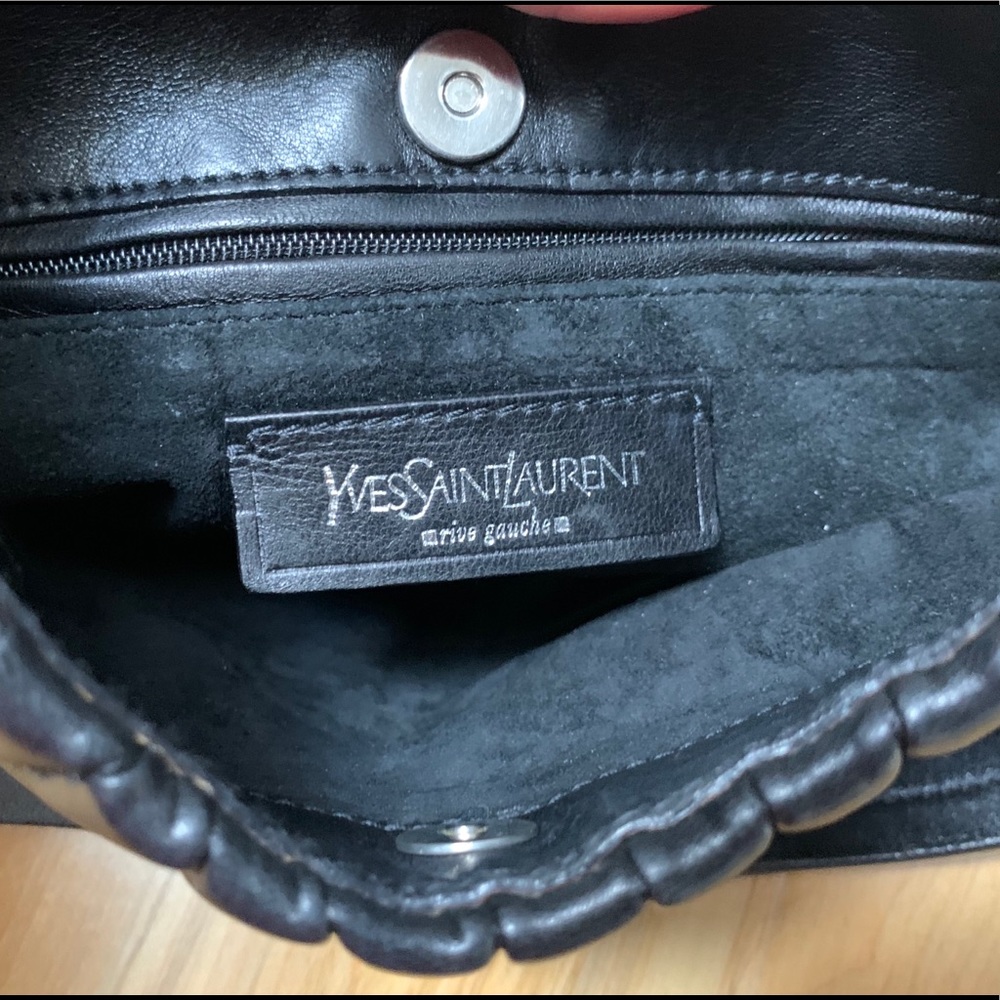 ❗️SOLD❗️🎉2xHP🎉 Yves Saint Laurent Black Handbag - Picture 5 of 9